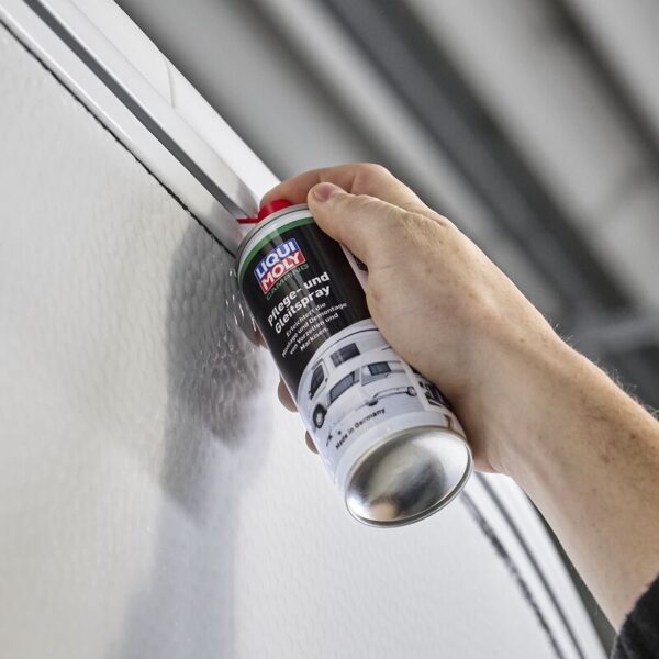 Liqui Moly Pflege- und Gleitspray Anwendung 2